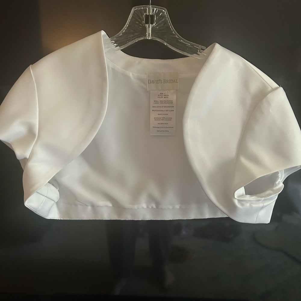 Wedding shrug by David’s Bridal - Picture 2 of 2